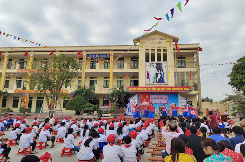 Số trường học và lớp học phổ thông tại Việt Nam giai đoạn 2015 - 2022