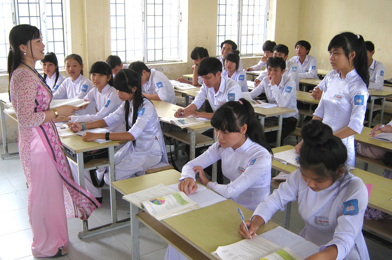 Phát triển nữ giáo viên và nữ học sinh trong hệ thống giáo dục phổ thông giai đoạn 2019-2024